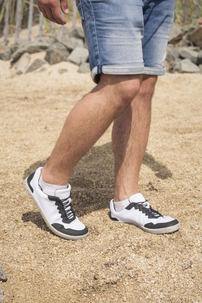 DUPLEQ Black White Vegan